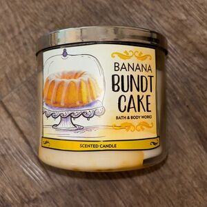 Banana Bundt cake candle BBW lightly used